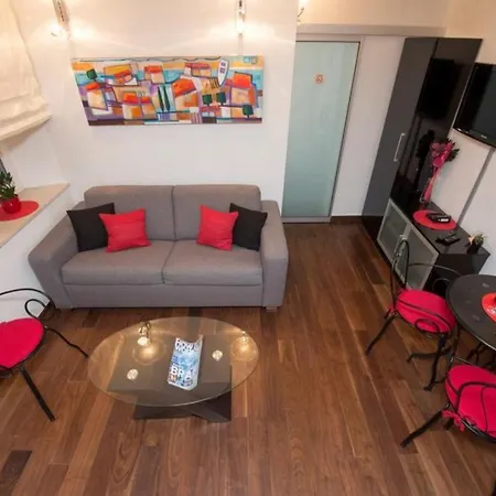 Impeccable 1-bed In Center Of Apartament *