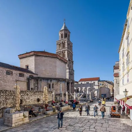 Apartament Impeccable 1-bed In Center Of Split