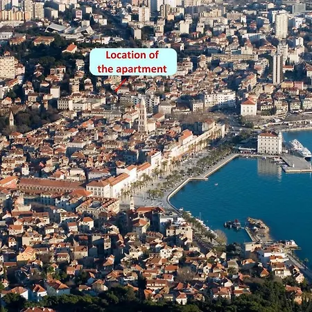 Impeccable 1-bed In Center Of * Split