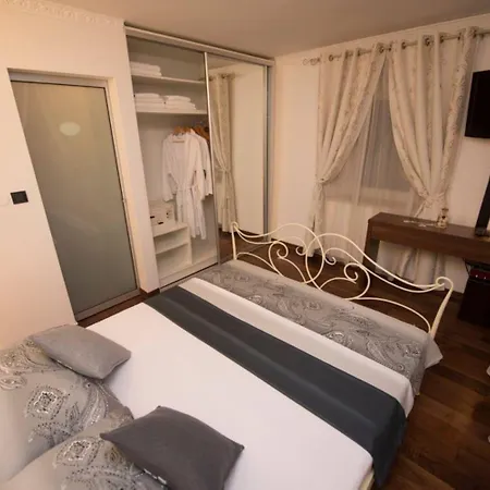 شقة Impeccable 1-bed In Center Of *